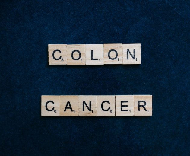 Simptomele cancerului de colon pe care nu trebuie să le ignori